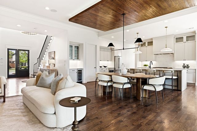 6726 Park Lane, Dallas, TX 75225