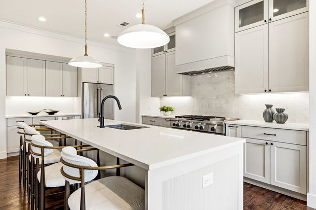 6726 Park Lane, Dallas, TX 75225