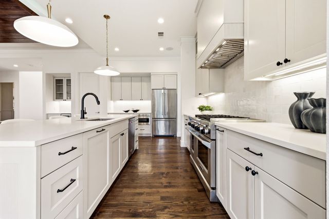 6726 Park Lane, Dallas, TX 75225