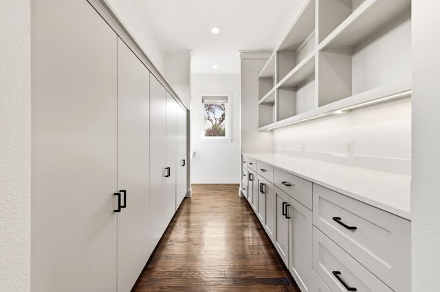 6726 Park Lane, Dallas, TX 75225