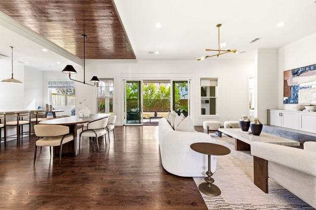 6726 Park Lane, Dallas, TX 75225