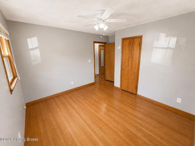 3511 Pinecroft Dr, Louisville, KY 40219