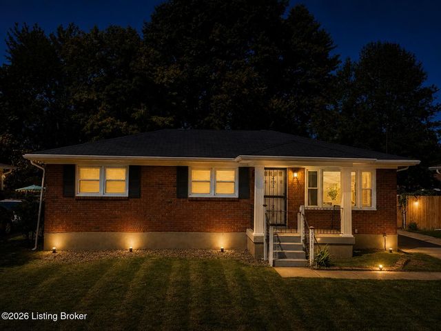 3511 Pinecroft Dr, Louisville, KY 40219