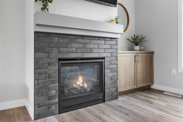 1244 Kona Cir, Coralville, IA 52241