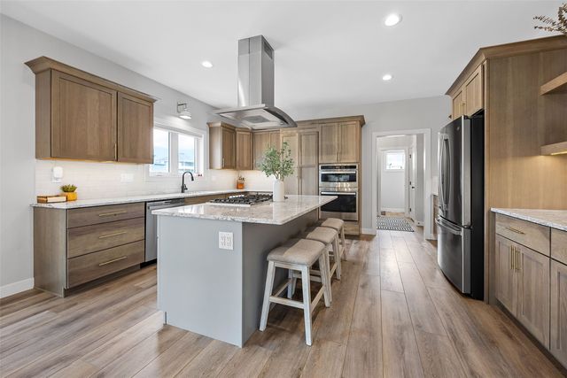 1244 Kona Cir, Coralville, IA 52241
