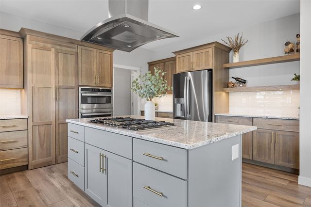 1244 Kona Cir, Coralville, IA 52241