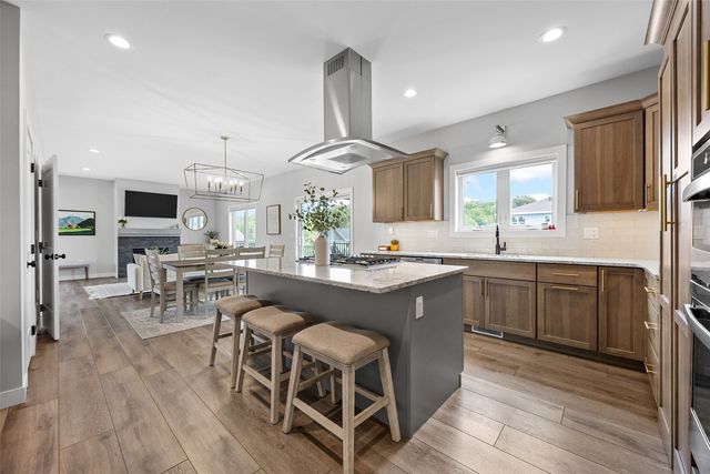 1244 Kona Cir, Coralville, IA 52241