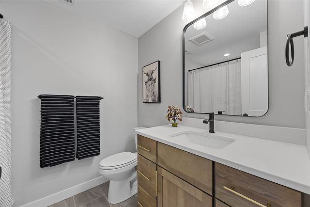 1244 Kona Cir, Coralville, IA 52241