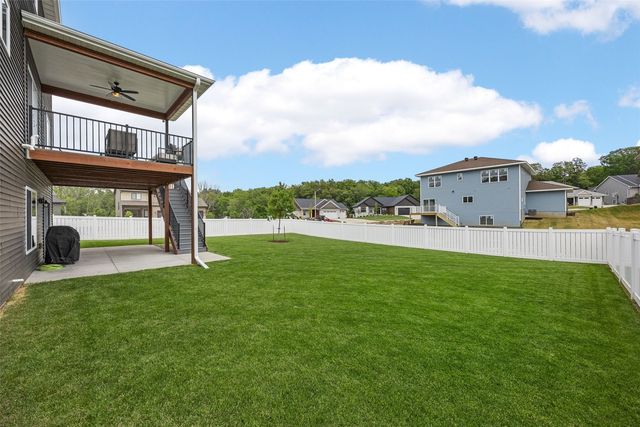 1244 Kona Cir, Coralville, IA 52241