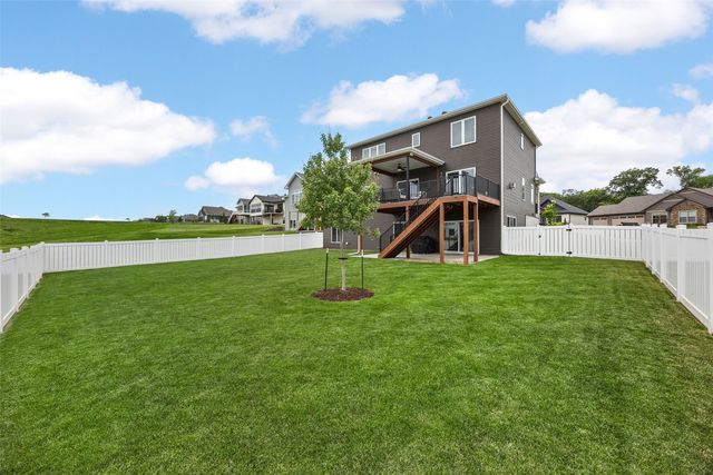 1244 Kona Cir, Coralville, IA 52241