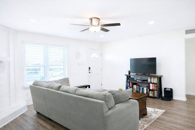 2223 Ridgedale Drive, Carrollton, TX 75006