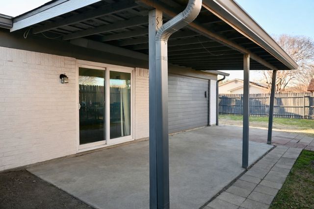 2223 Ridgedale Drive, Carrollton, TX 75006