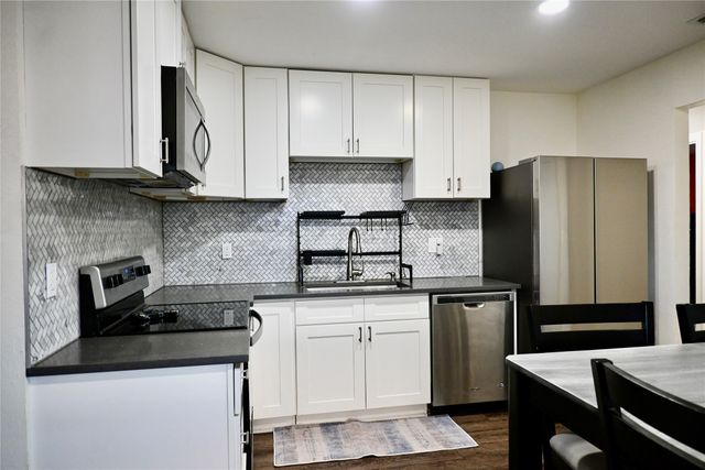 2223 Ridgedale Drive, Carrollton, TX 75006