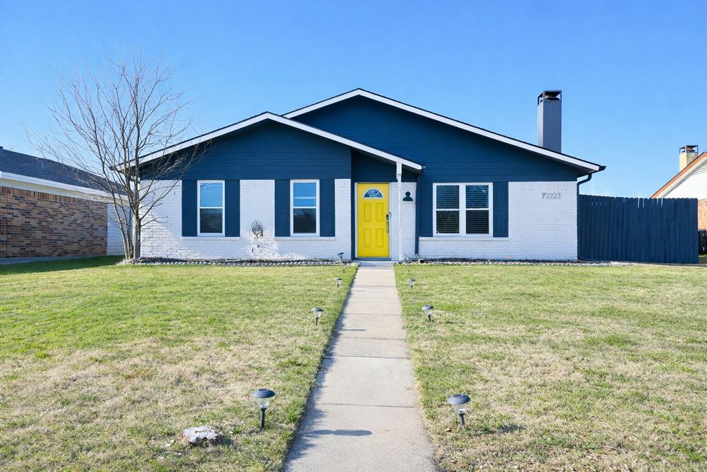 2223 Ridgedale Drive, Carrollton, TX 75006