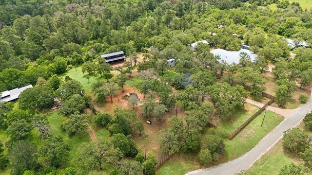 127 Marina RD, Smithville, TX 78957