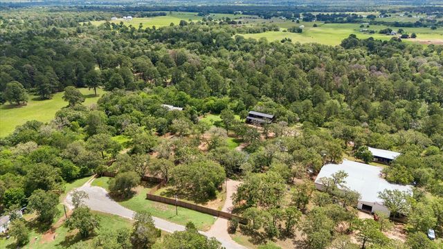 127 Marina RD, Smithville, TX 78957