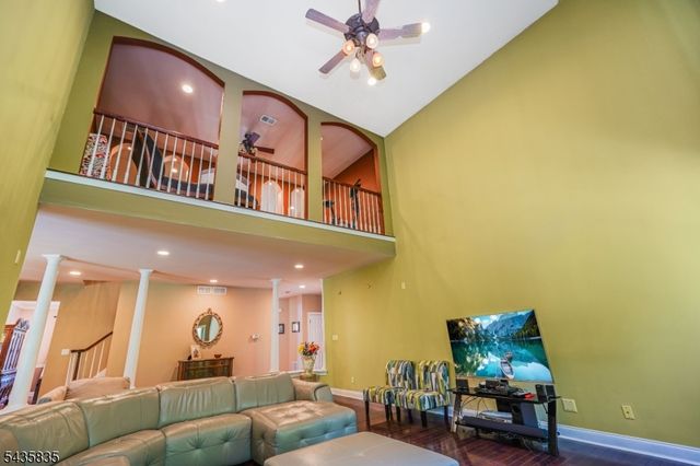 30 Rue Chagall, Franklin Twp., NJ 08873
