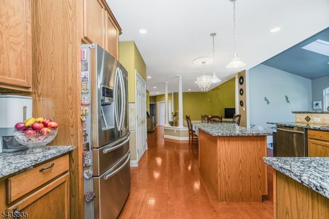 30 Rue Chagall, Franklin Twp., NJ 08873