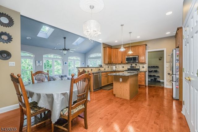 30 Rue Chagall, Franklin Twp., NJ 08873