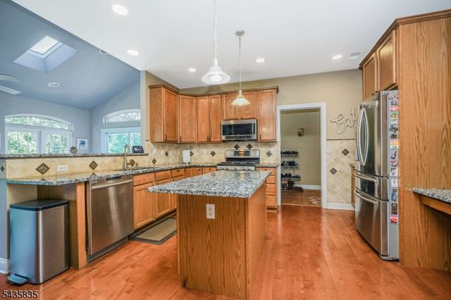 30 Rue Chagall, Franklin Twp., NJ 08873