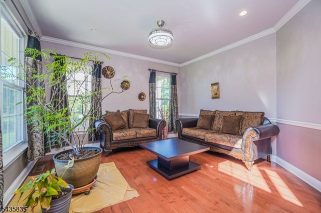 30 Rue Chagall, Franklin Twp., NJ 08873