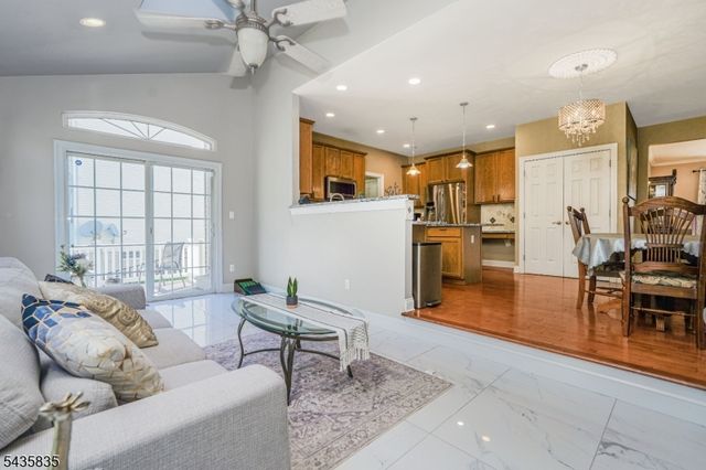 30 Rue Chagall, Franklin Twp., NJ 08873