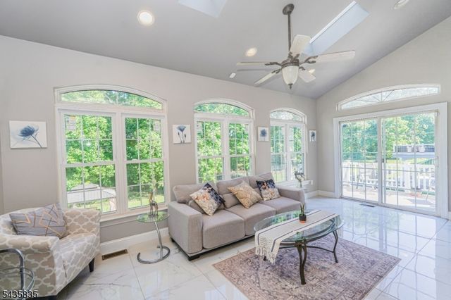 30 Rue Chagall, Franklin Twp., NJ 08873