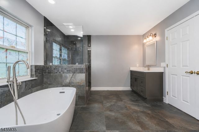 30 Rue Chagall, Franklin Twp., NJ 08873
