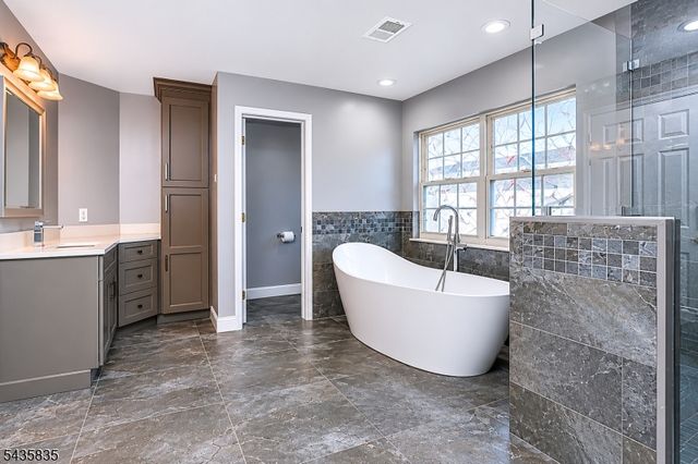 30 Rue Chagall, Franklin Twp., NJ 08873