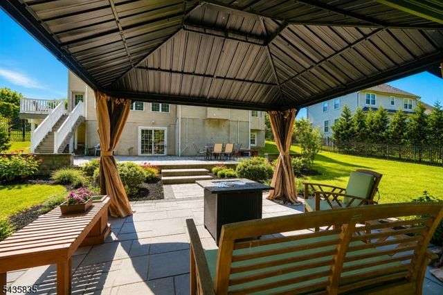 30 Rue Chagall, Franklin Twp., NJ 08873