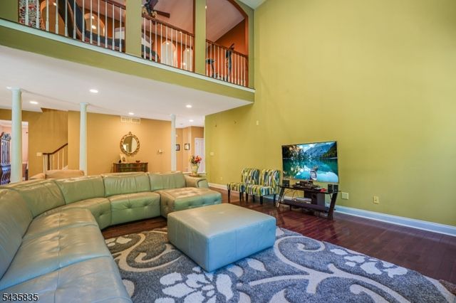 30 Rue Chagall, Franklin Twp., NJ 08873