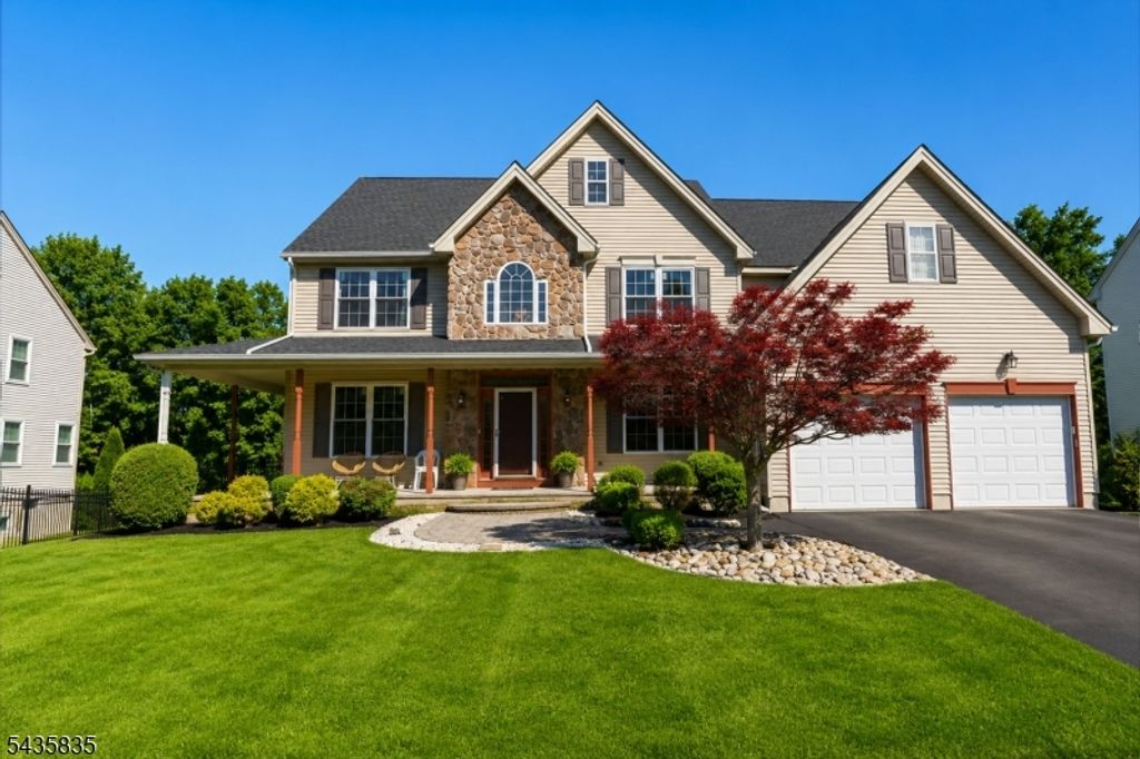 30 Rue Chagall, Franklin Twp., NJ 08873