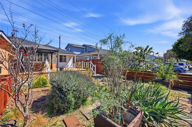 3458 Stevely, Long Beach, CA 90808