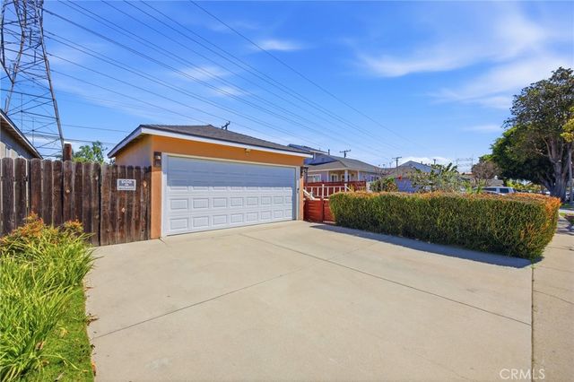 3458 Stevely, Long Beach, CA 90808