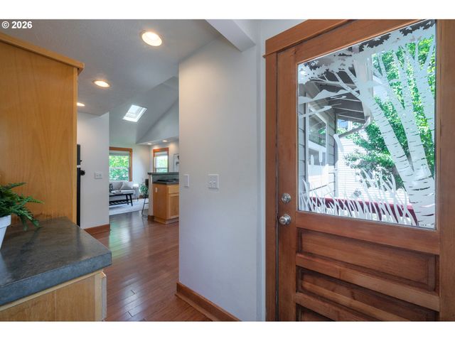 1843 MOSS St, Eugene, OR 97403