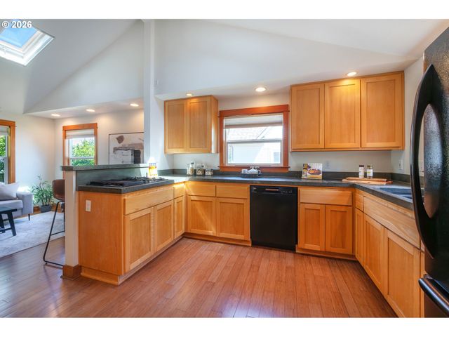 1843 MOSS St, Eugene, OR 97403