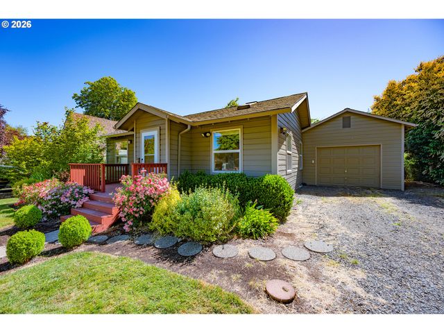 1843 MOSS St, Eugene, OR 97403
