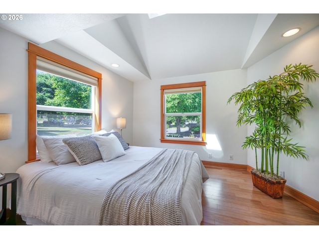 1843 MOSS St, Eugene, OR 97403