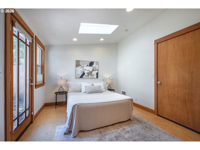 1843 MOSS St, Eugene, OR 97403