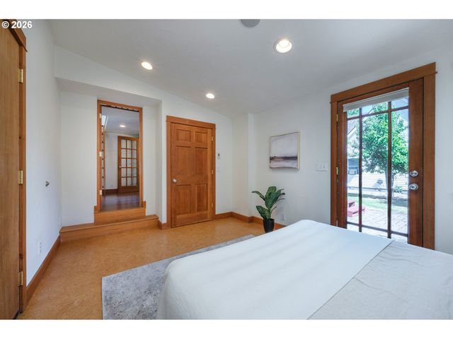 1843 MOSS St, Eugene, OR 97403