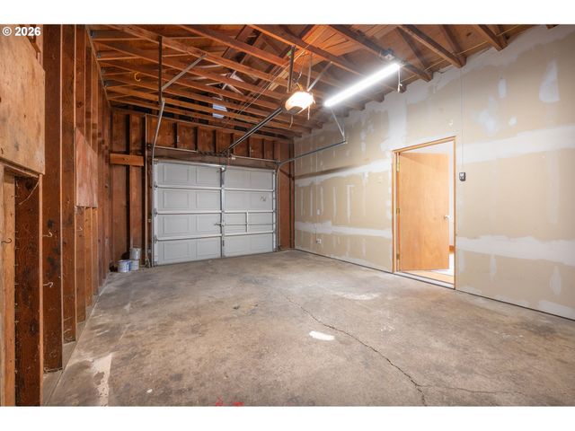1843 MOSS St, Eugene, OR 97403