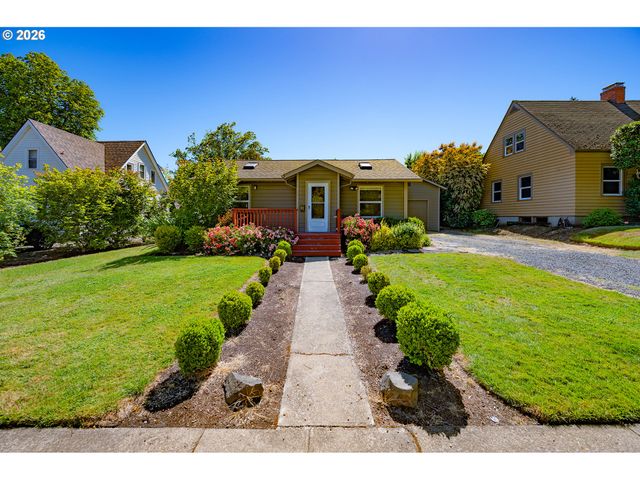 1843 MOSS St, Eugene, OR 97403