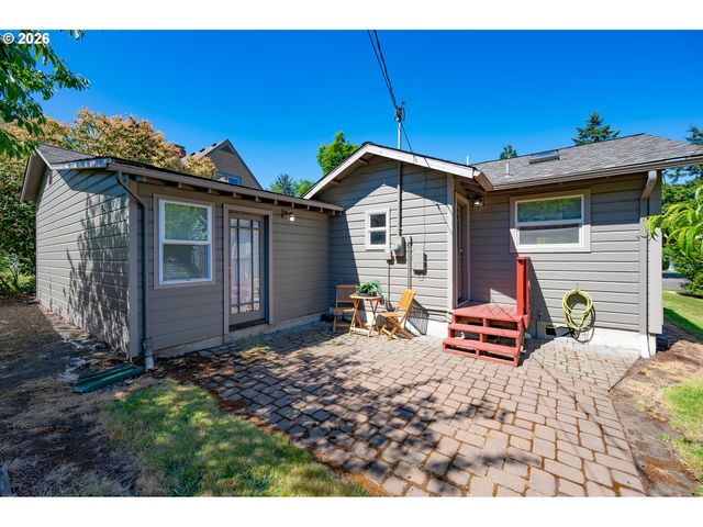 1843 MOSS St, Eugene, OR 97403