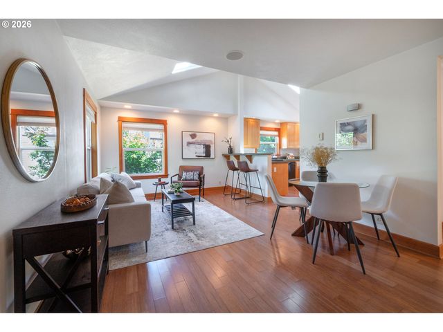 1843 MOSS St, Eugene, OR 97403