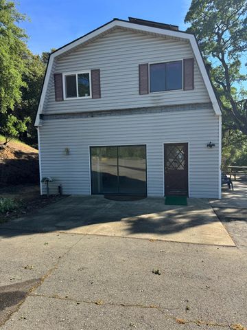 670 Stone House Rd, Auburn, CA 95603