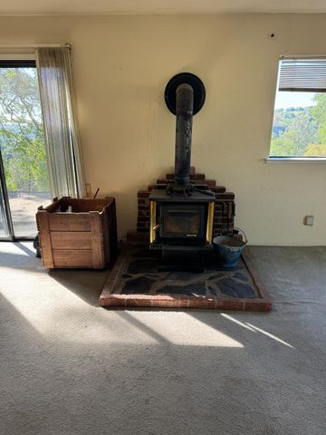 670 Stone House Rd, Auburn, CA 95603