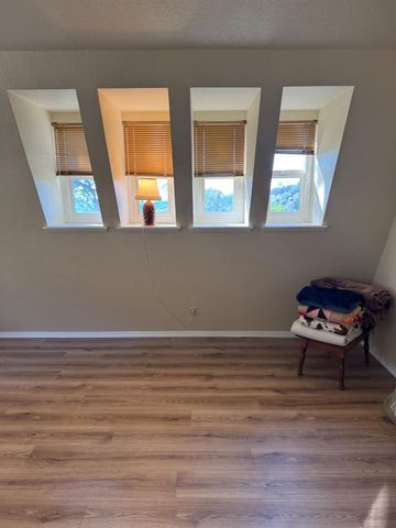 670 Stone House Rd, Auburn, CA 95603