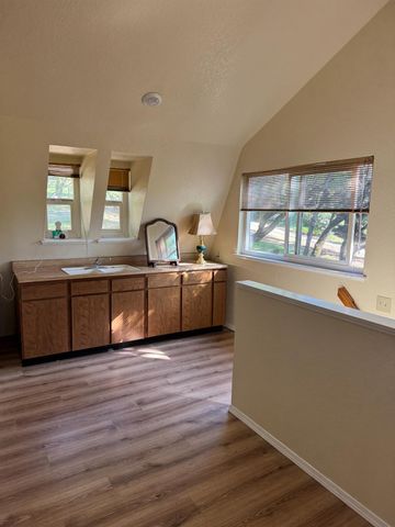 670 Stone House Rd, Auburn, CA 95603