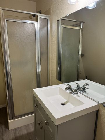 670 Stone House Rd, Auburn, CA 95603