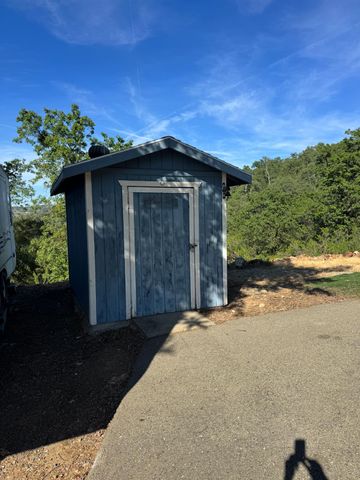 670 Stone House Rd, Auburn, CA 95603